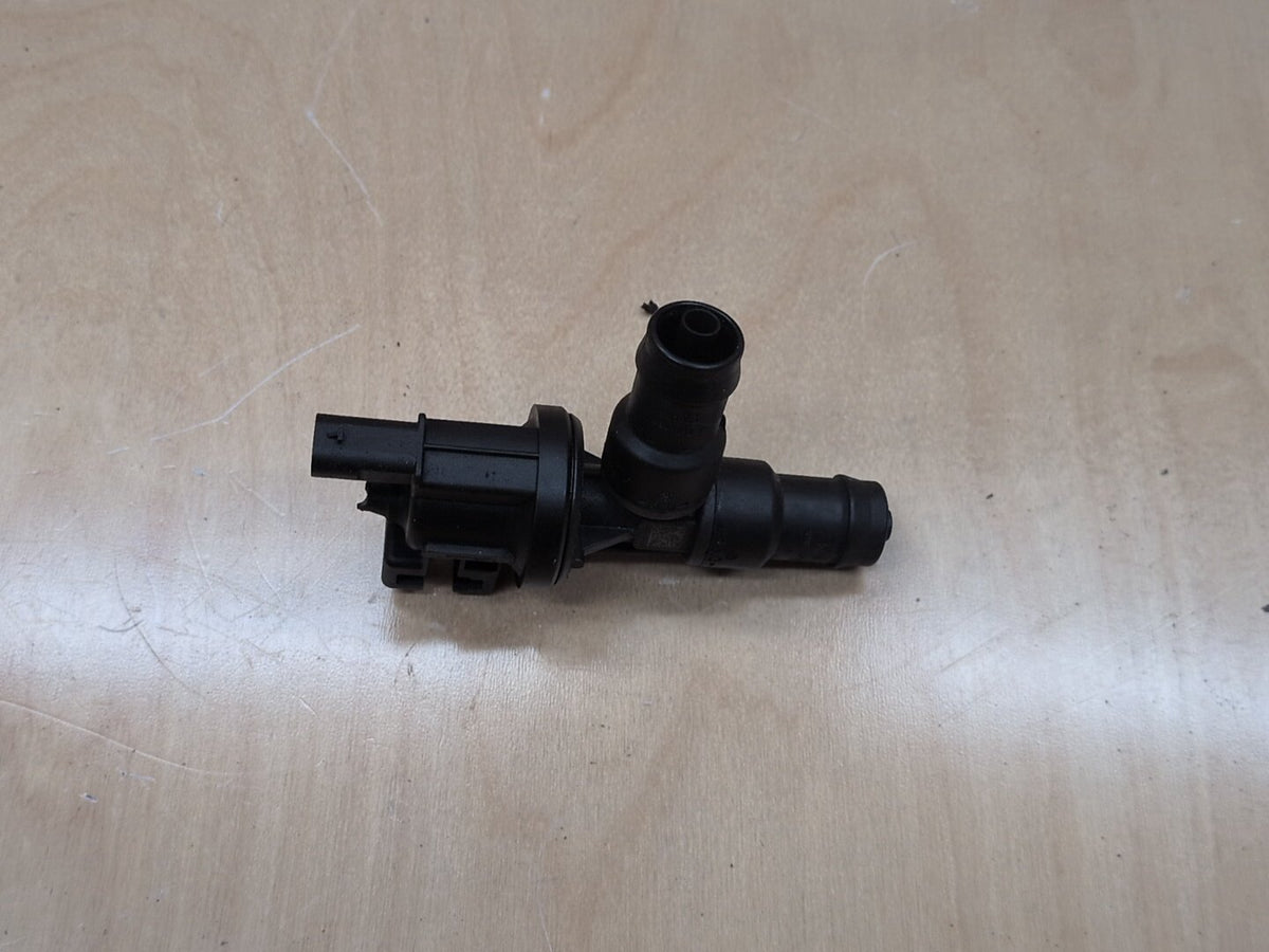 OEM BMW F22 F30 F32 G01 G05 G12 G20 G30 Fuel Tank Vapor Breather Valve B46 B58