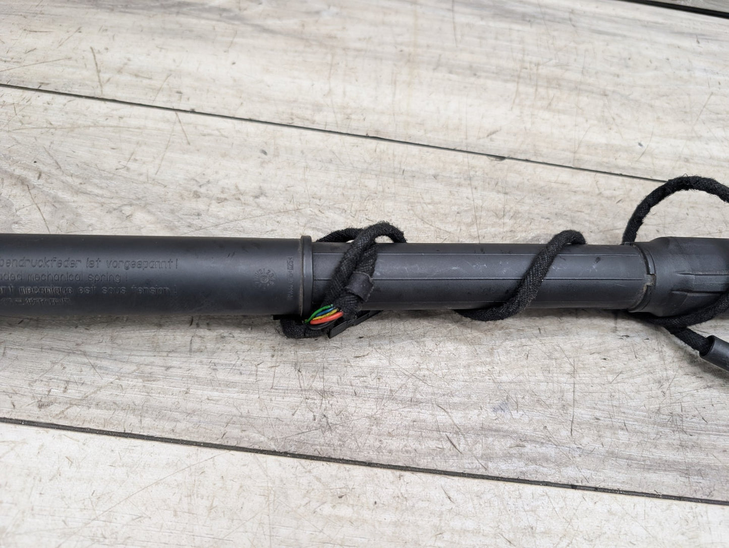 2007-2013 BMW X5 E70 Rear Left Driver Liftgate Trunk Lid Strut Shock Support 7332695