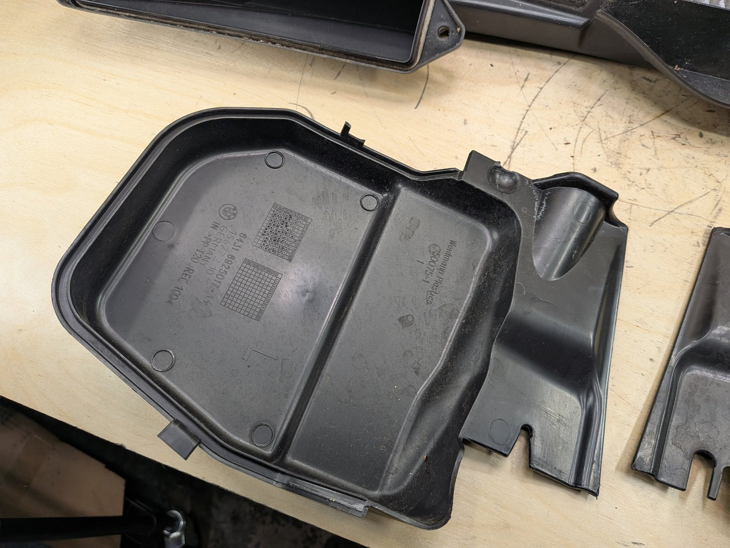 06-13 OEM BMW E90 E92 E93 328 335 Cabin Air Filter Cowl Housing Lower Upper SET