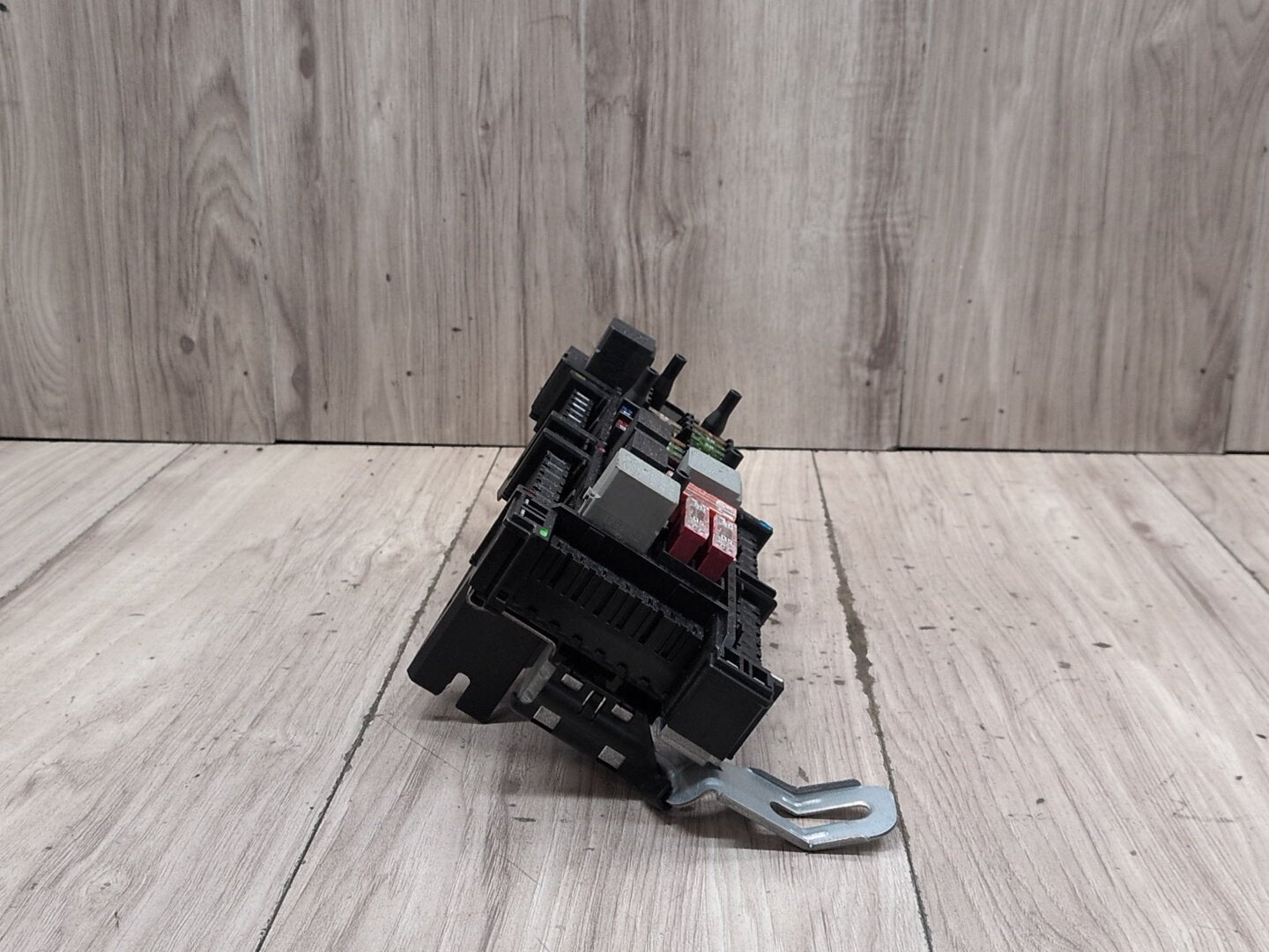 2009-2012 Mercedes-Benz E550 W212 Front Fuse Relay Box Assembly