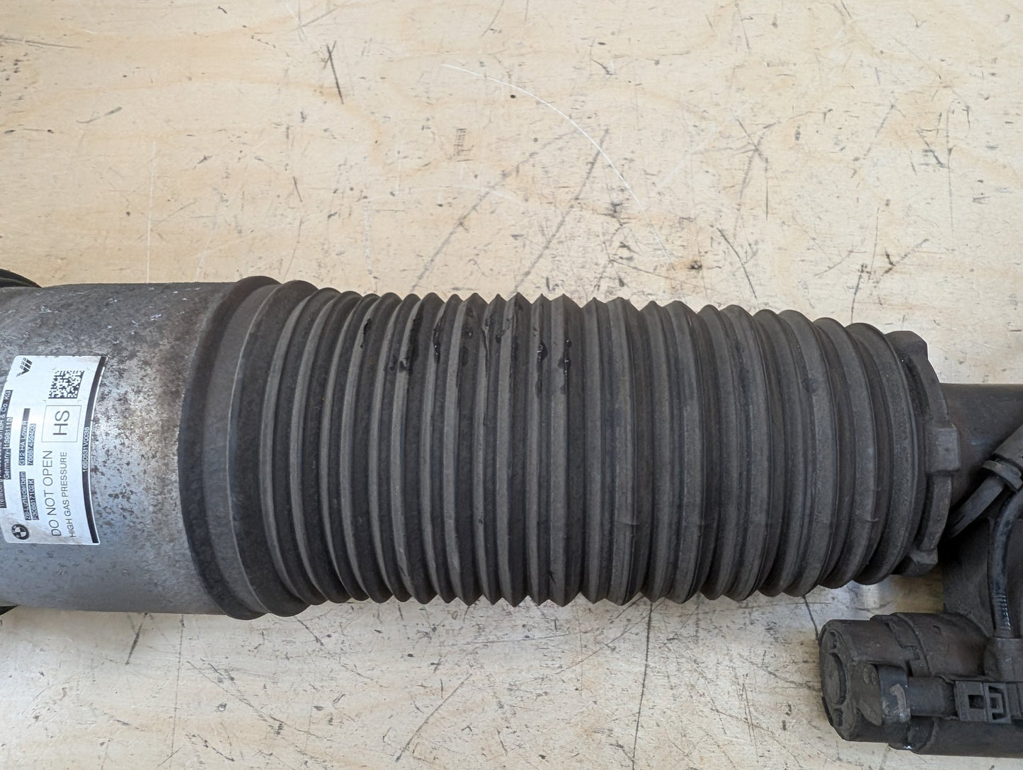 16-22 OEM BMW G11 G12 740 750 B7 REAR Right Passenger Air Suspension Strut Shock