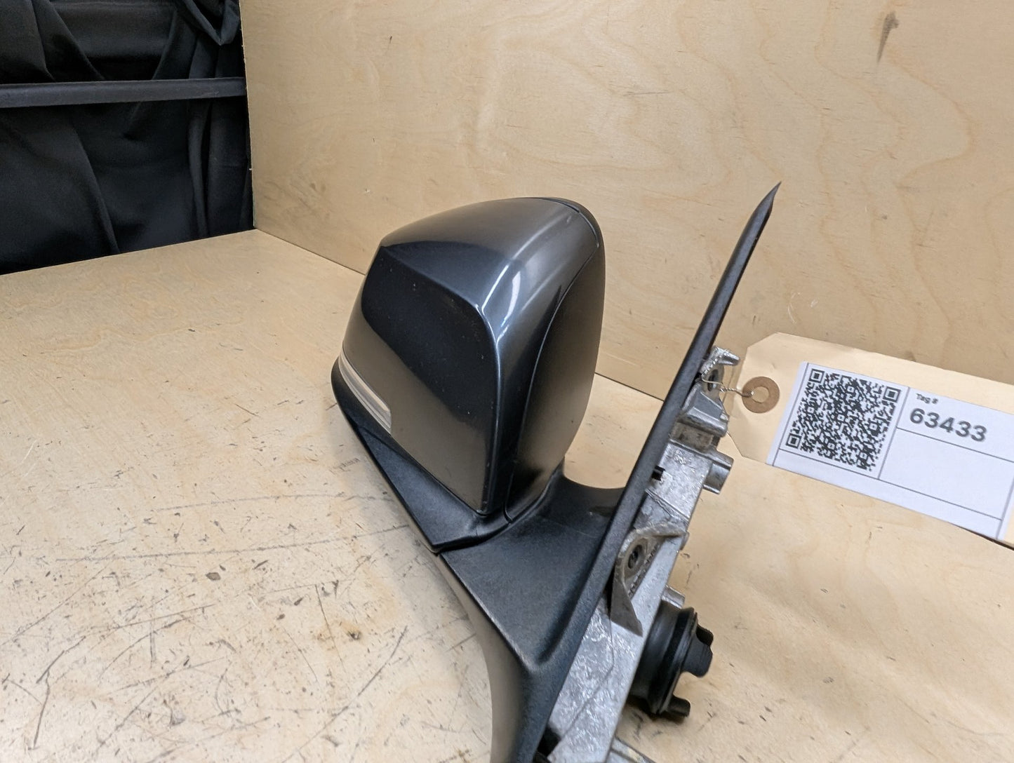 2012-2018 BMW 320i F30 Front Right Passenger Side Mirror Assembly 7345654