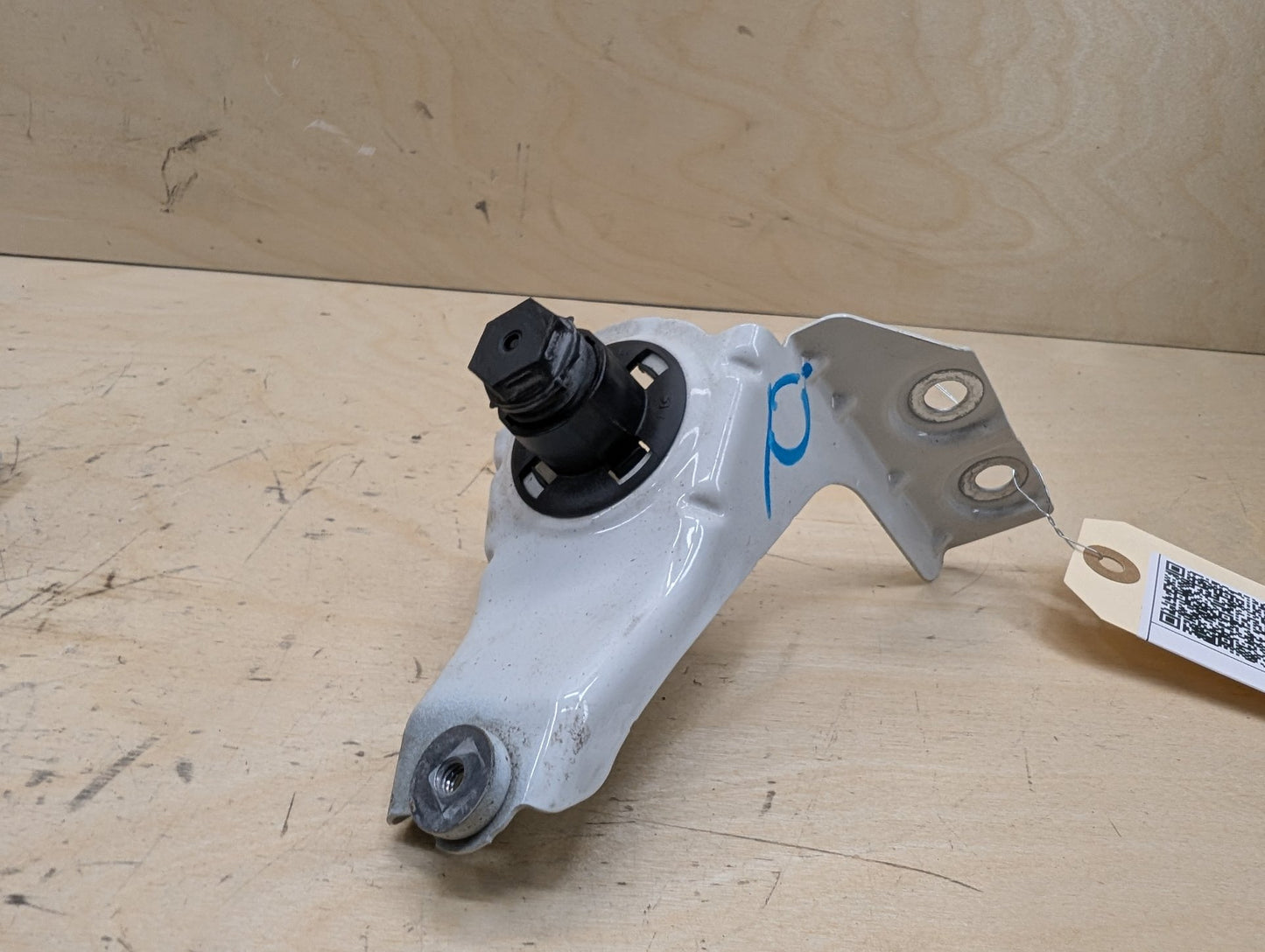 2018-2024 BMW X3 G01 Front Right Passenger Fender Brackets SET 7424678