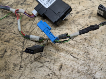 16-19 OEM BMW F90 G11 G12 740 750 Steering Wheel Touch Detection Control Module