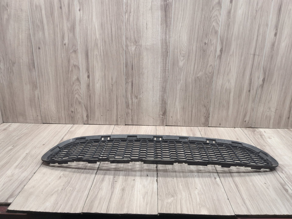 2011-2016 BMW M5 F10 Front Middle Center Bumper Cover Grille 8047391 OEM