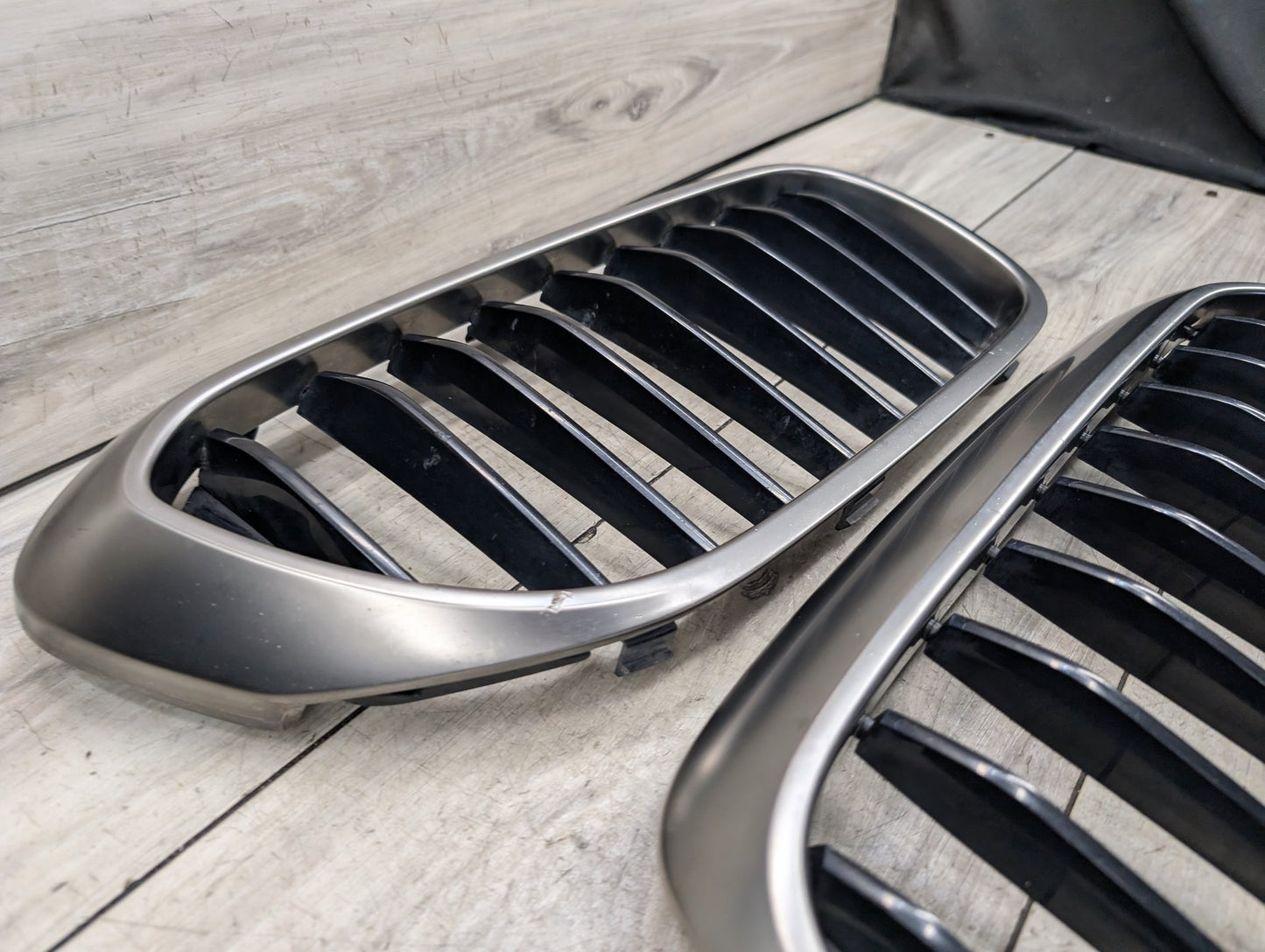 2017-2023 BMW M550i xDrive G30 Front Left Right Upper Bumper Cover Kidney Grilles SET 7383520