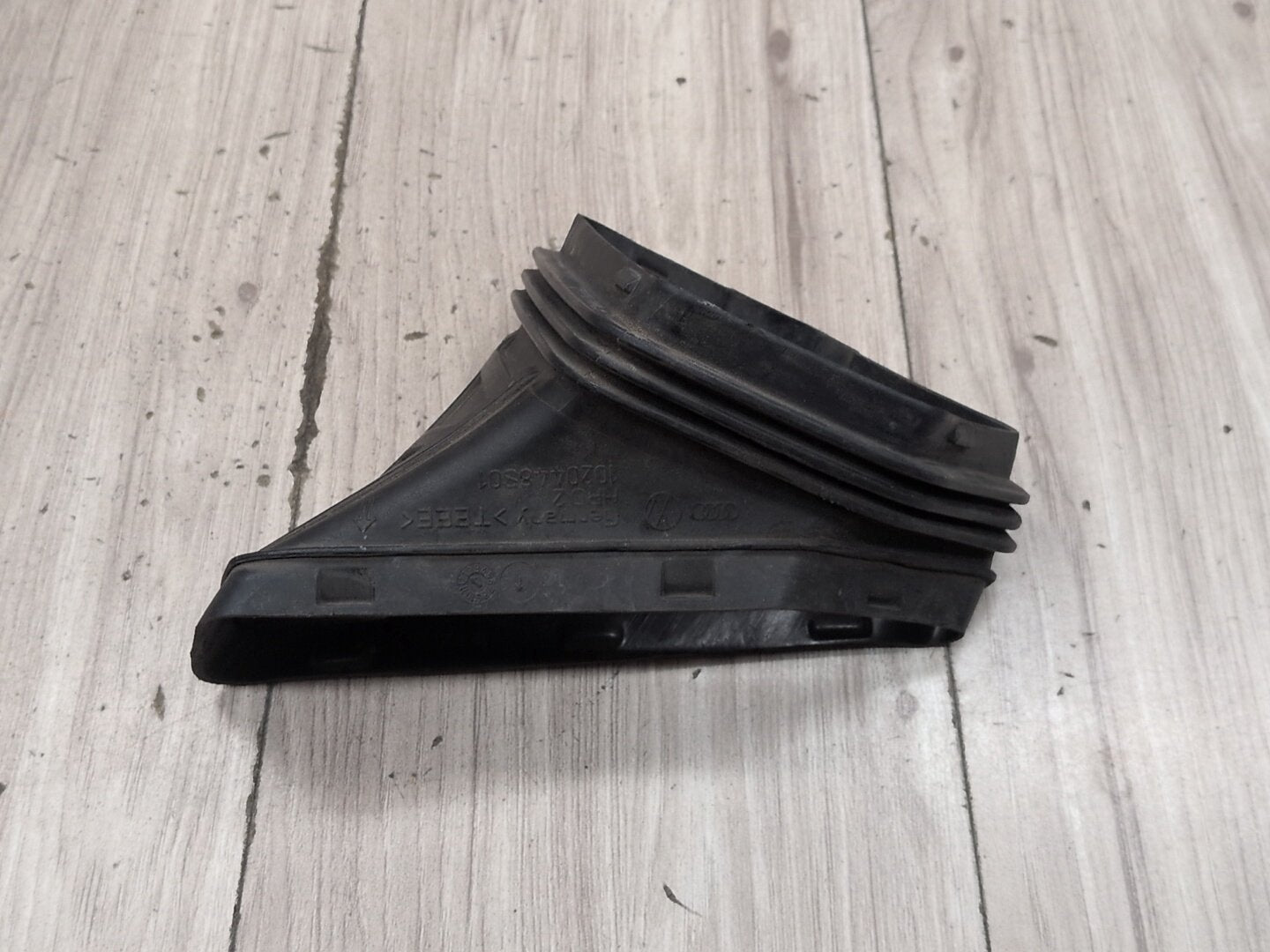 2008-2017 Audi S5 8T Front AC Cover Air Intake Duct 8K1820153A
