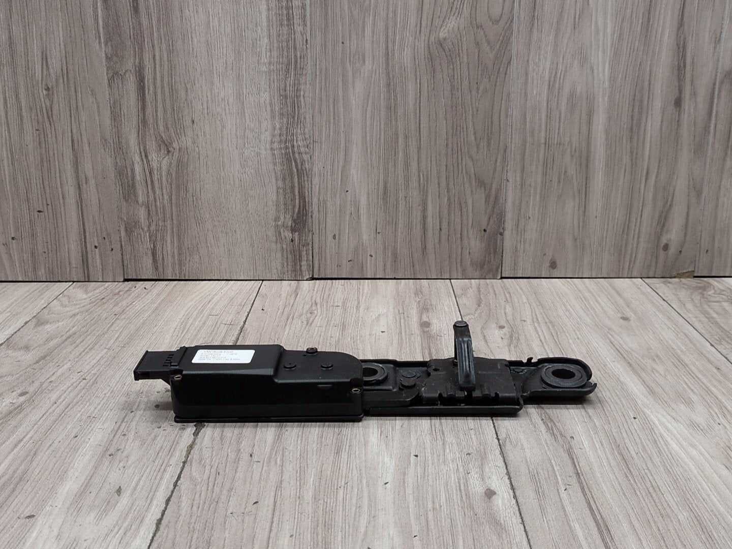 2015-2018 Audi Q3 8U Lower Liftgate Tailgate Lock Latch Striker Plate 4F9827383H