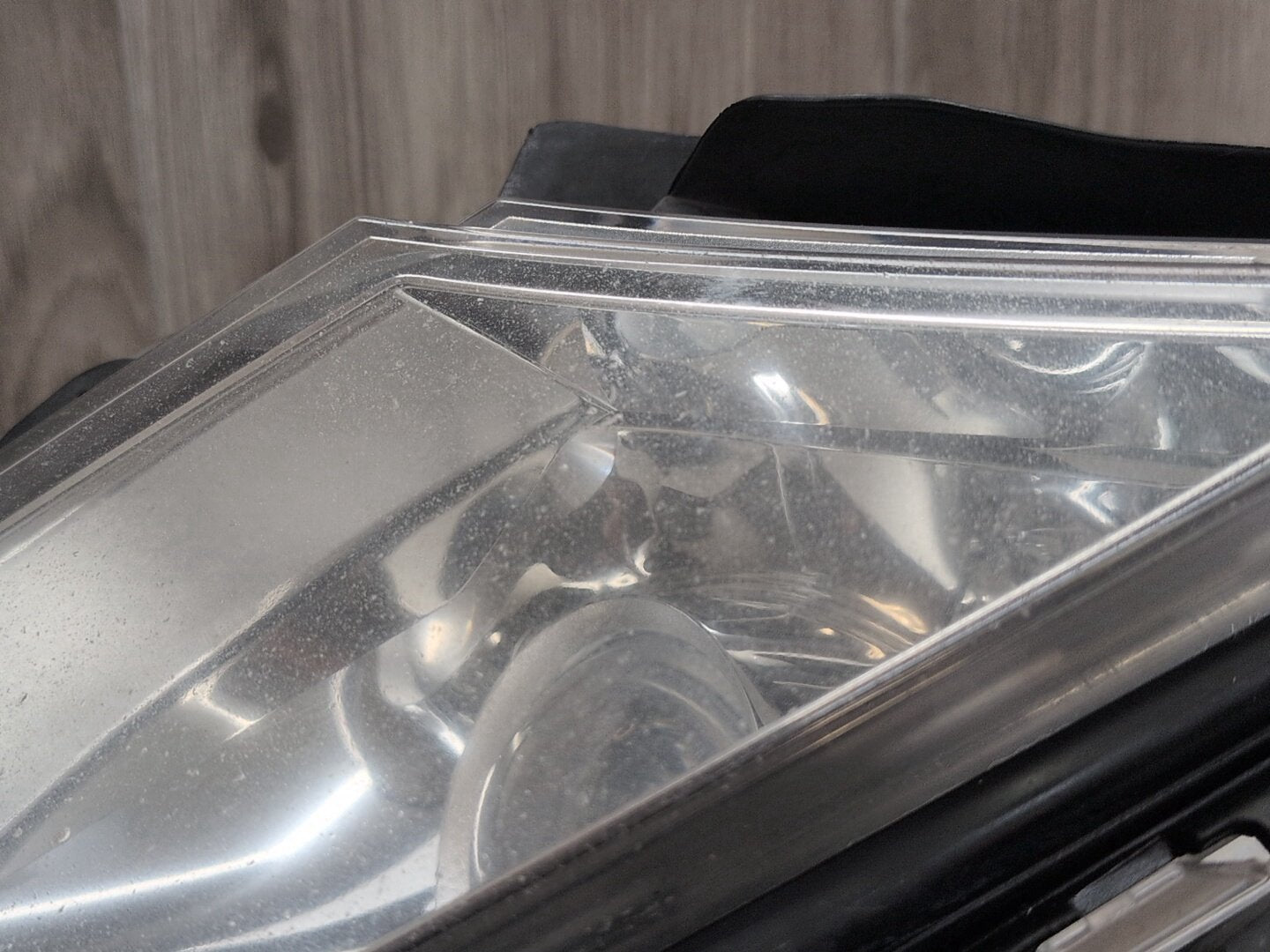 2009-2012 Mercedes-Benz E550 W212 - Front Left Driver Headlight A2128205961KZ