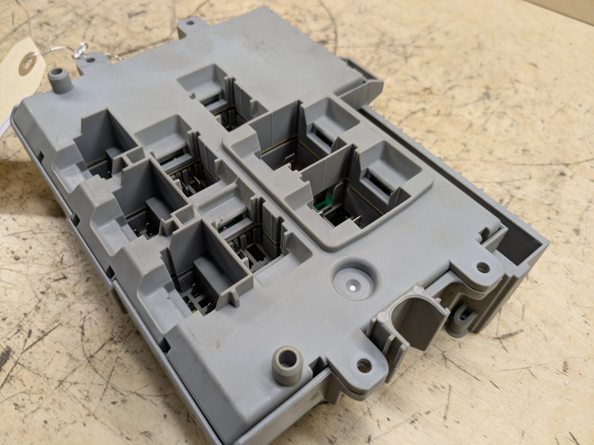 2007-2013 BMW 335i E92 Front Power Distribution Fuse Box 6906622 OEM