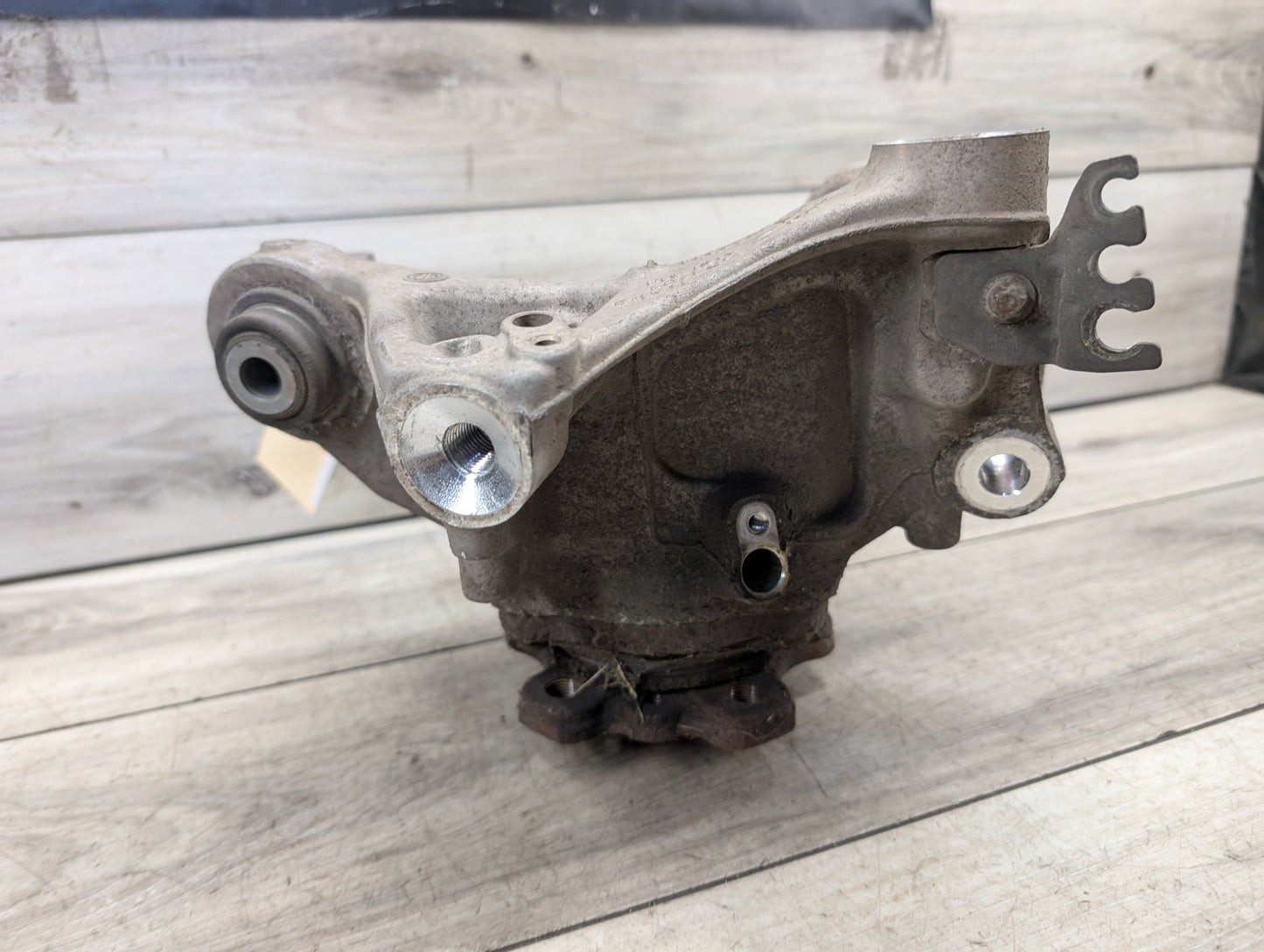 2017-2023 BMW M550i xDrive G30 Rear Right Passenger Spindle Knuckle w/ Bearing 6866338
