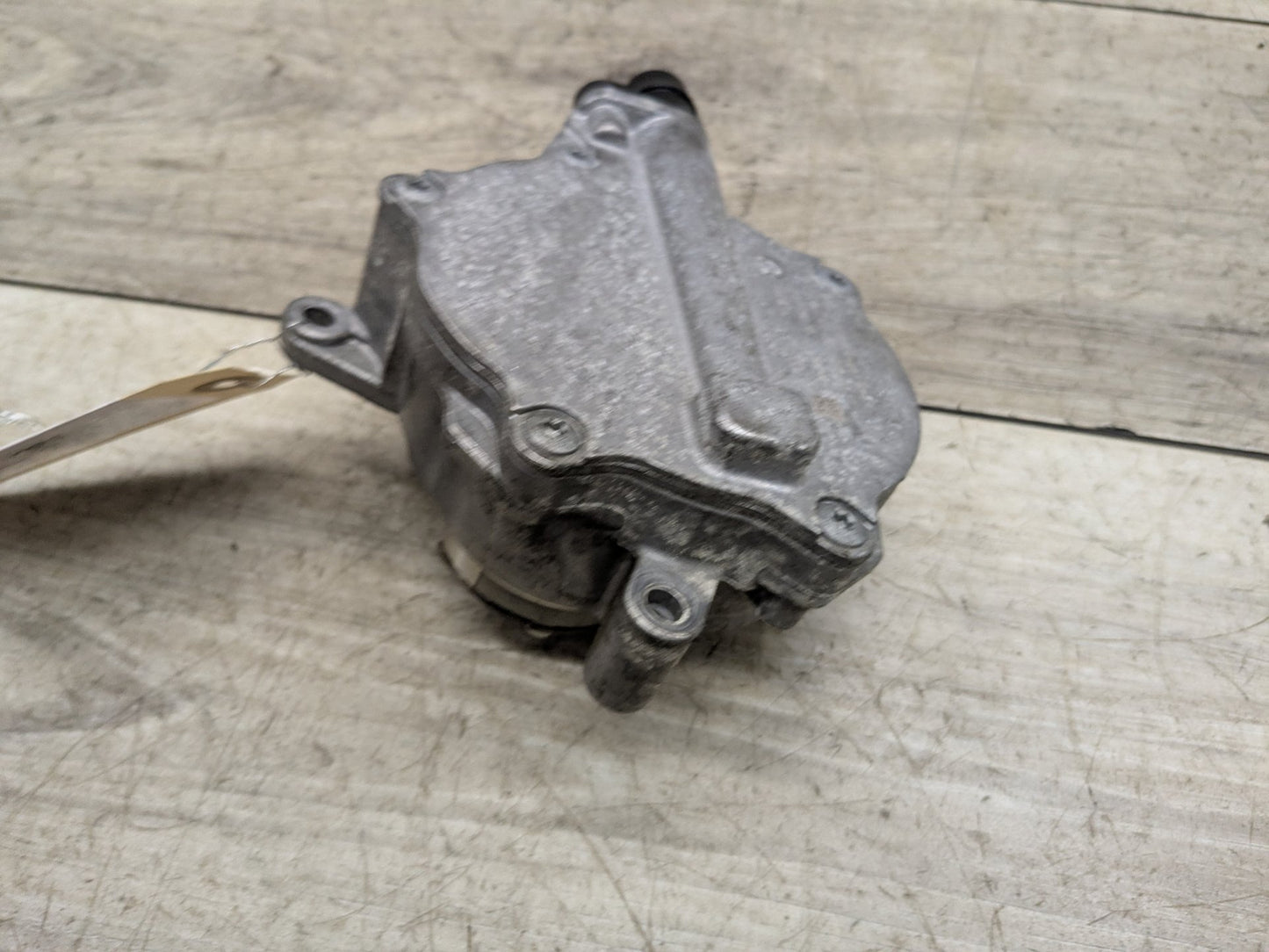 BMW G12 750Li N63B44O2 Engine Motor Vacuum Pump 8634120