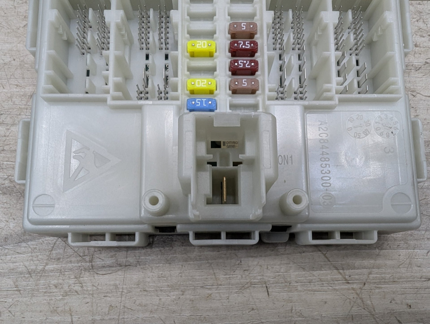 2018-2024 BMW X3 G01 Bdc Body Domain Fem Control Module w/ Key 9436418