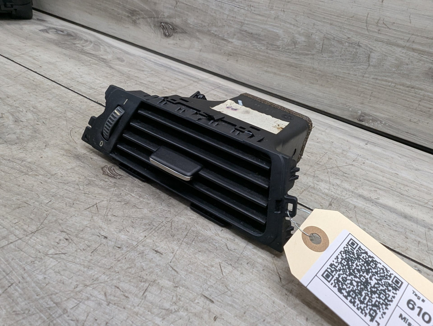 06-13 OEM BMW E90 E92 E93 335 328 M3 Left Driver Side Dashboard Air Vent