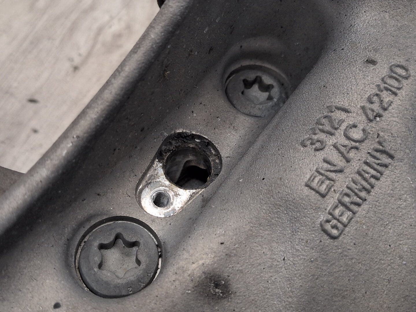 OEM BMW F32 F33 F36 RWD Front Left Driver Hub Spindle Carrier Knuckle Bearing