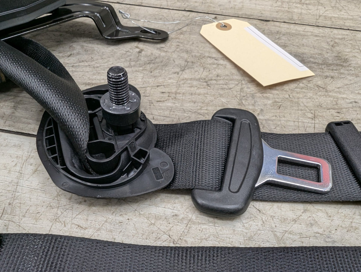 19-20 OEM BMW F95 G05 X5 X6 X7 Front Right Passenger Seat Belt Retractor Black