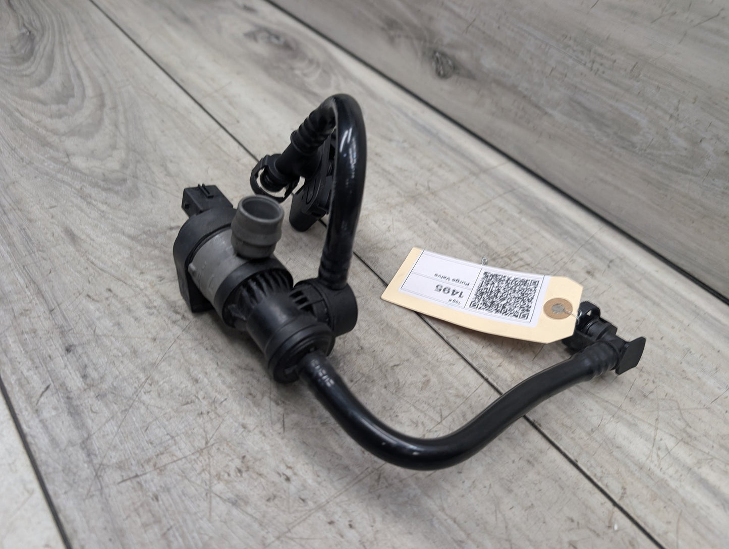 2014 BMW 535i F10 Fuel Tank Ventilation Breather Valve 8617097