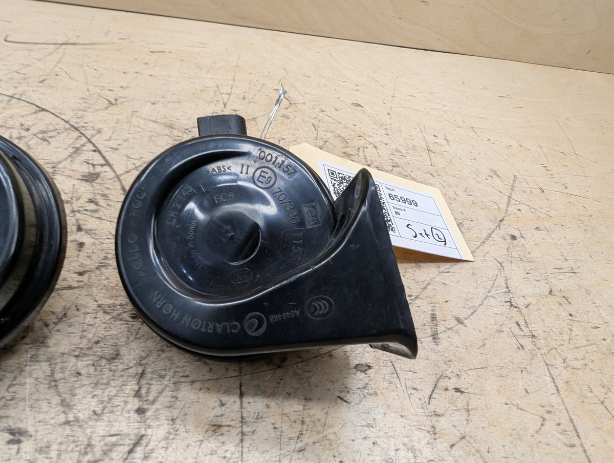 2019-2026 BMW X5 G05 Alarm Horns SET 7342945 OEM