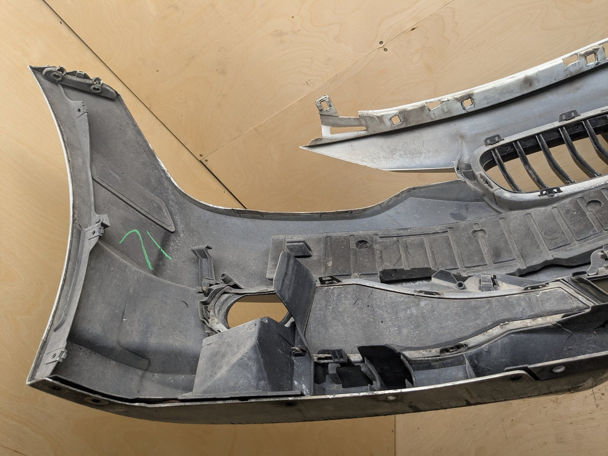 2012-2018 BMW 320i 328 335 F30 Front Bumper Cover White 300 Alpineweiss