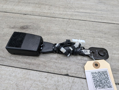 OEM BMW F90 G11 G12 G30 530 540 M550 750 M5 Front Left or Right Seatbelt Buckle