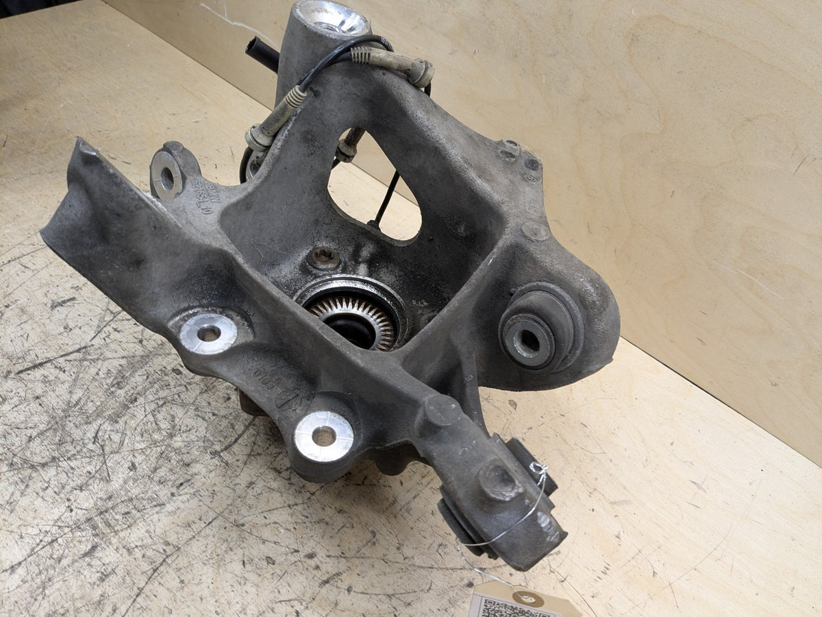 2016-2019 BMW 740i G12 Rear Right Spindle Knuckle w/ Bearing 6861136 OEM