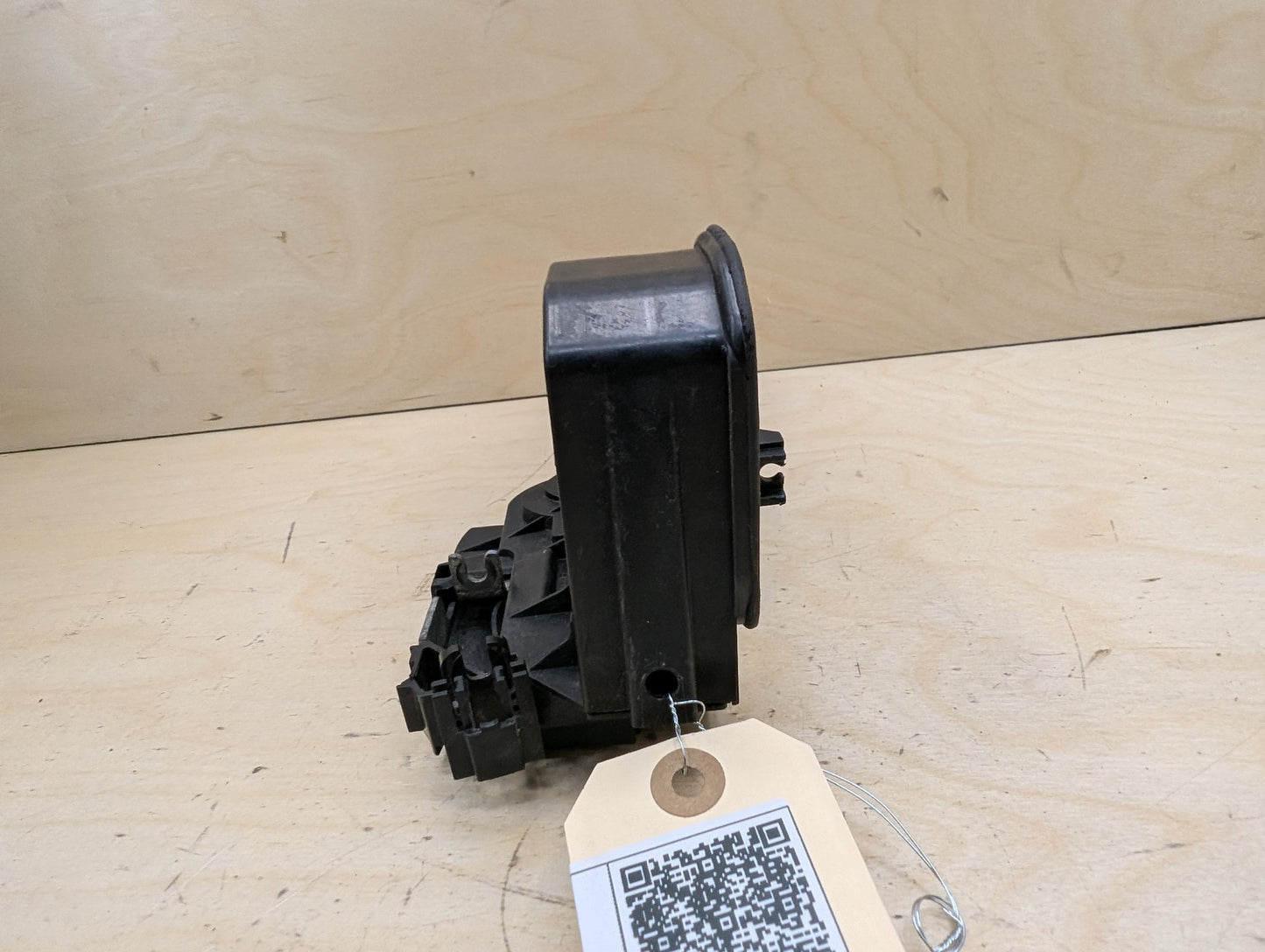 2011-2016 BMW X3 F25 Front Right Passenger Door Latch Lock Actuator 7318416