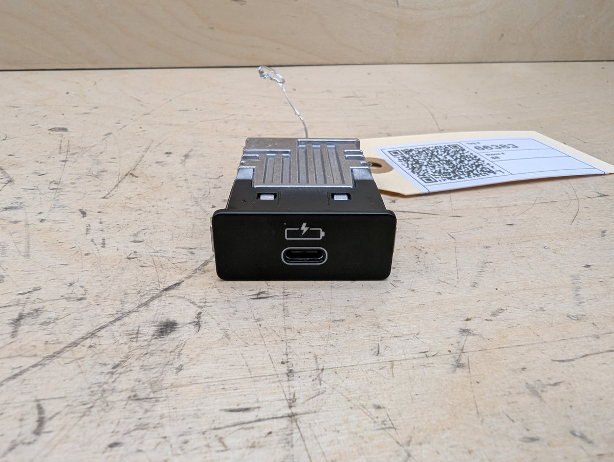 OEM BMW F48 F97 G01 G20 G22 G23 G26 G30 USB Type C Socket Charger Port Connector