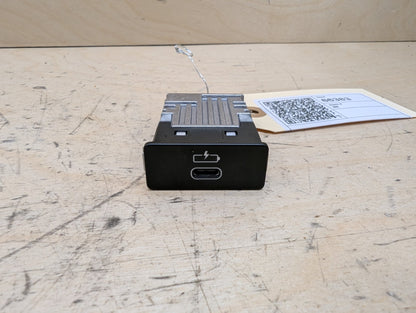 OEM BMW F48 F97 G01 G20 G22 G23 G26 G30 USB Type C Socket Charger Port Connector