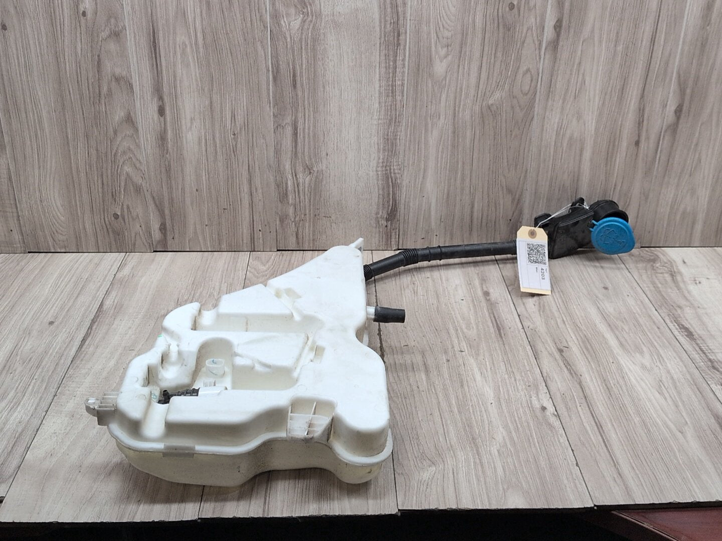 OEM BMW G20 G22 330 M340 430 M440 Windshield Wipe Washer Bottle Tank Reservoir