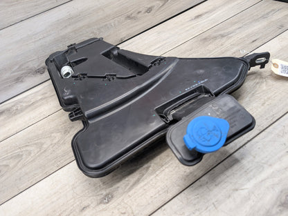 OEM BMW G12 G30 540 M550 750 M760 Windshield Wiper Washer Reservoir Tank Pump