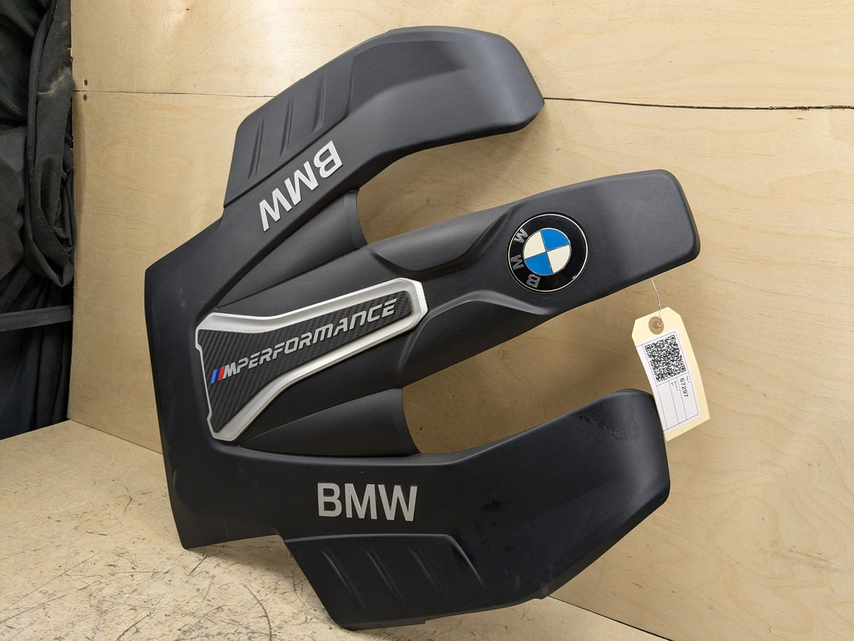 2018-2023 BMW G30 M550i N63B44O2 Engine Cover 8679177