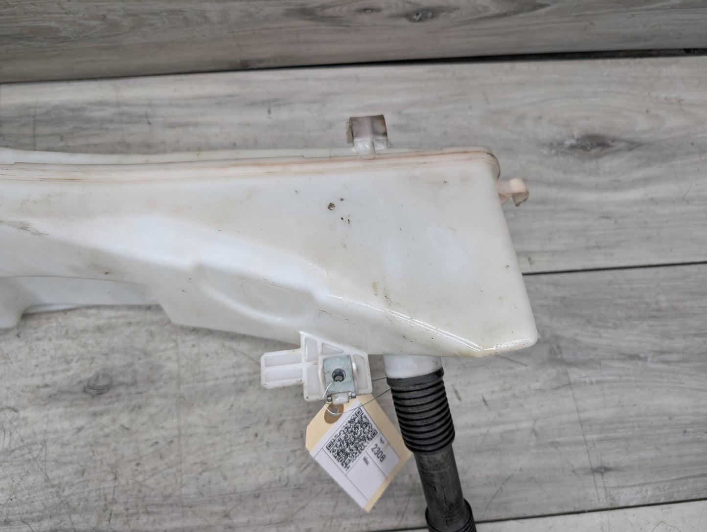 2007 - 2013 BMW X5 E70 Windshield Reservoir Tank Assembly 7161476 N62B48B