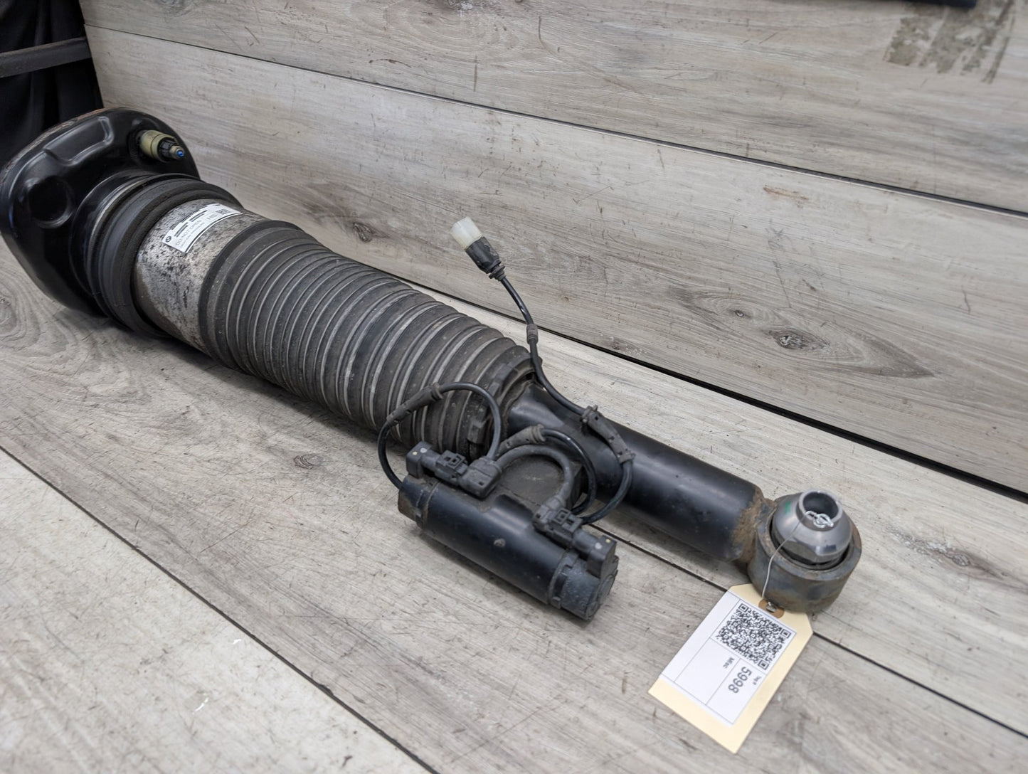 16-22 OEM BMW G11 G12 740 750 B7 REAR Right Passenger Air Suspension Strut Shock