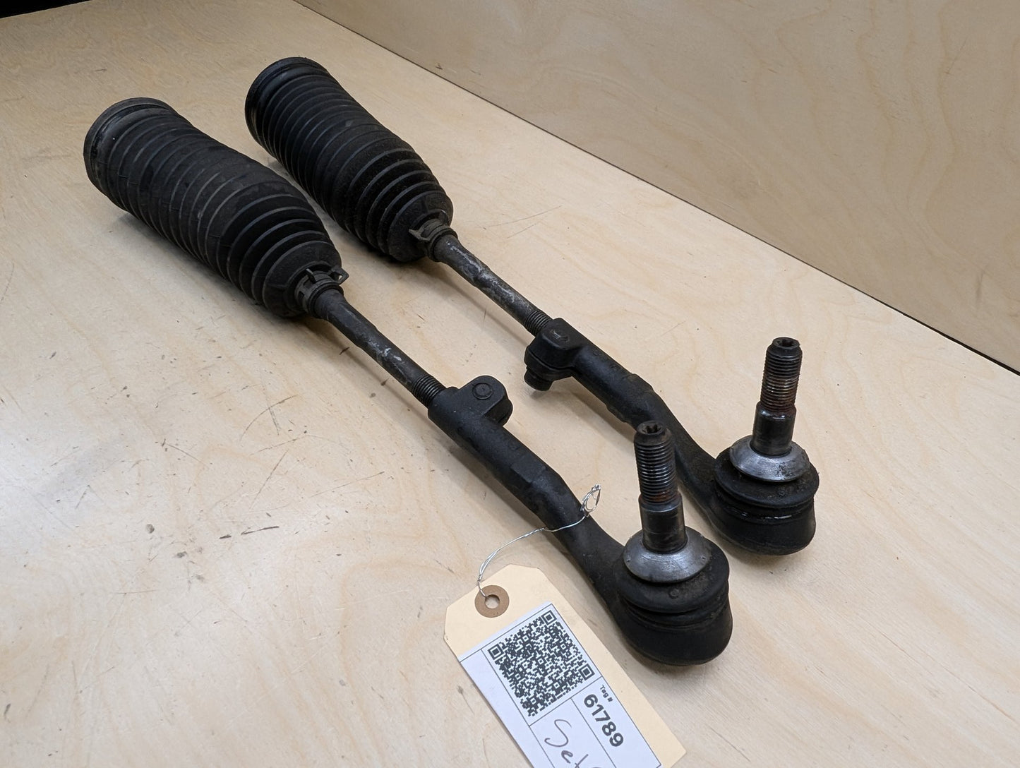 2007-2013 BMW 335i E93 Left Right Tie Rod W/ Boot SET 6765235