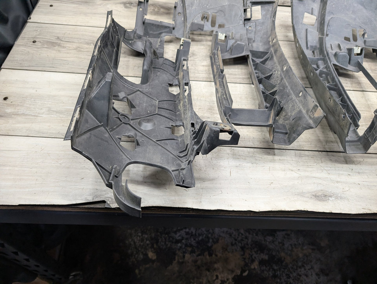 16-19 OEM BMW G12 740 750 Front Left Right Headlight Fog Lamp Support Bracket