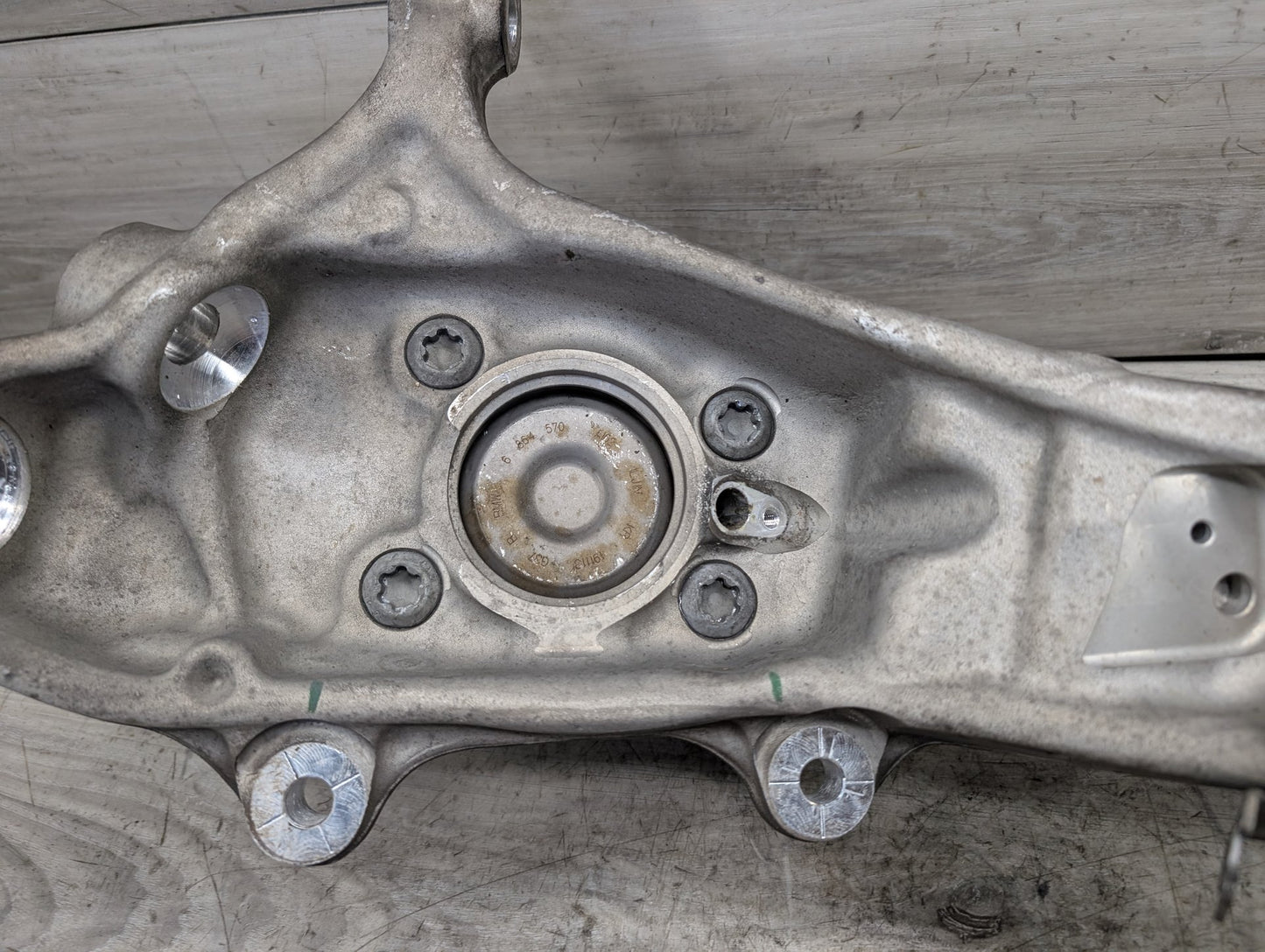 2019-2026 BMW X5 G05 Front Right Passenger Spindle Knuckle w/ Bearing 6876656