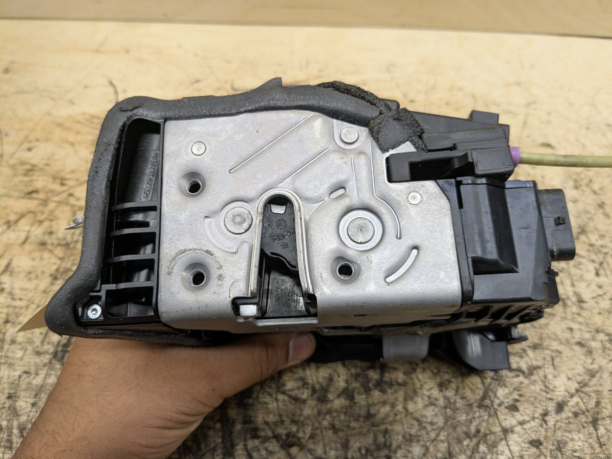 2016-2019 BMW 740Li G12 Rear Right Door Latch Lock Actuator 2581898 OEM