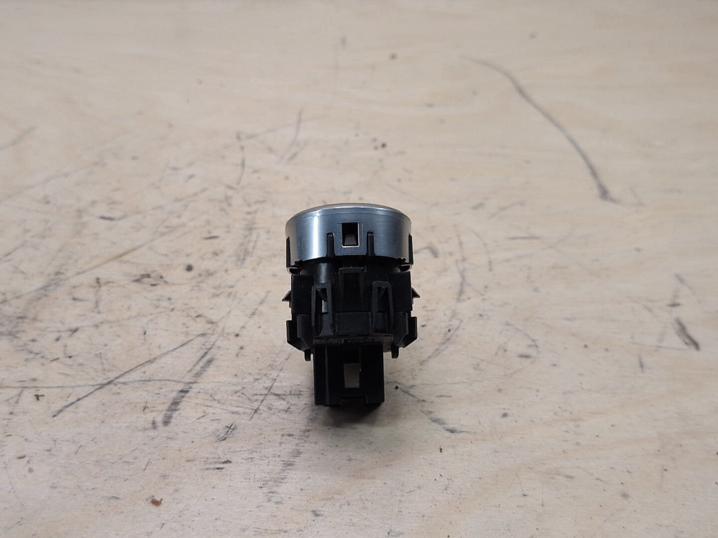 2016-2022 BMW 750i G12 Start Stop Button 9869563