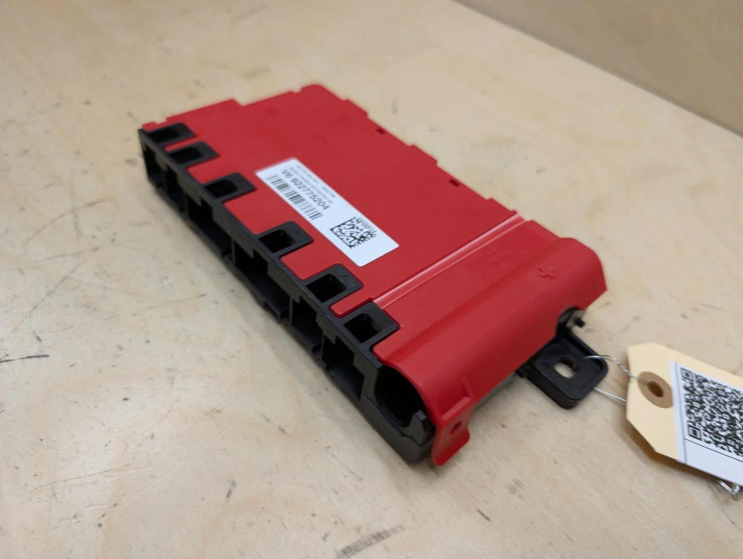 OEM BMW F22 F30 F32 F36 F80 F82 Positive Battery Distributor B+ Power Fuse Box