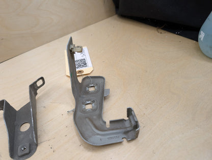12-20 OEM BMW F30 F32 F33 F36 Front Left Driver Fender Wing Holder Bracket SET