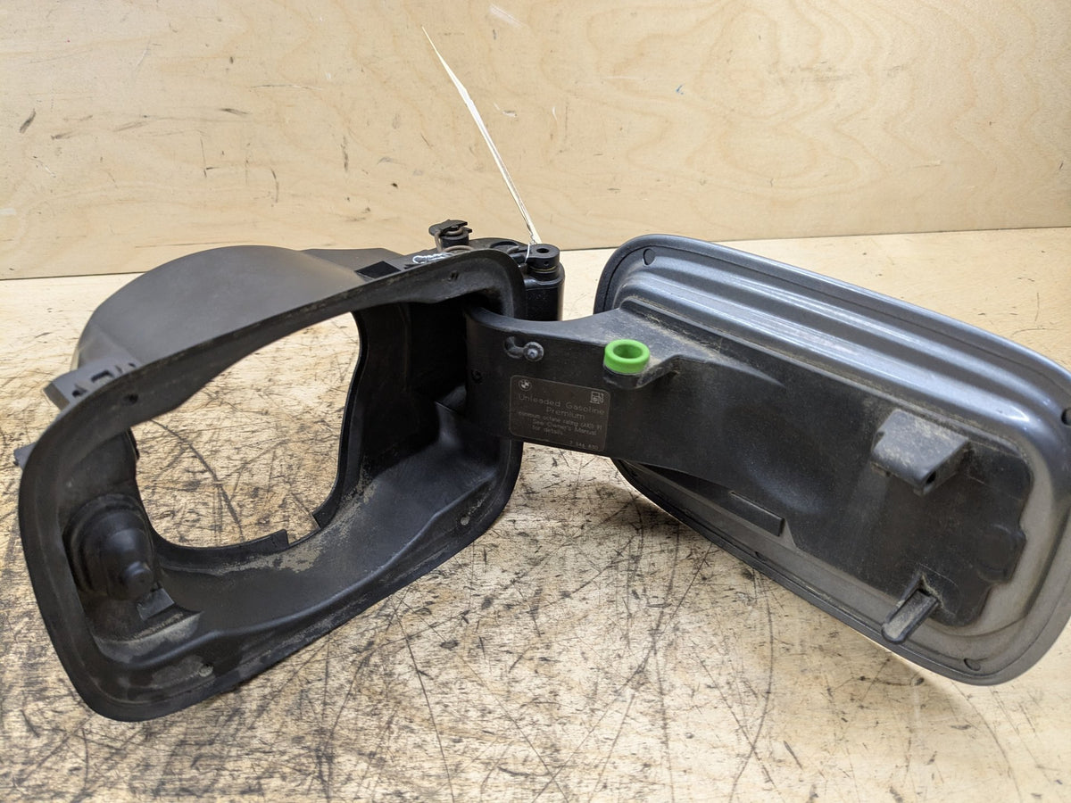 2008-2013 BMW 135i E88 Fuel Gas Tank Filler Cap 7166825 OEM