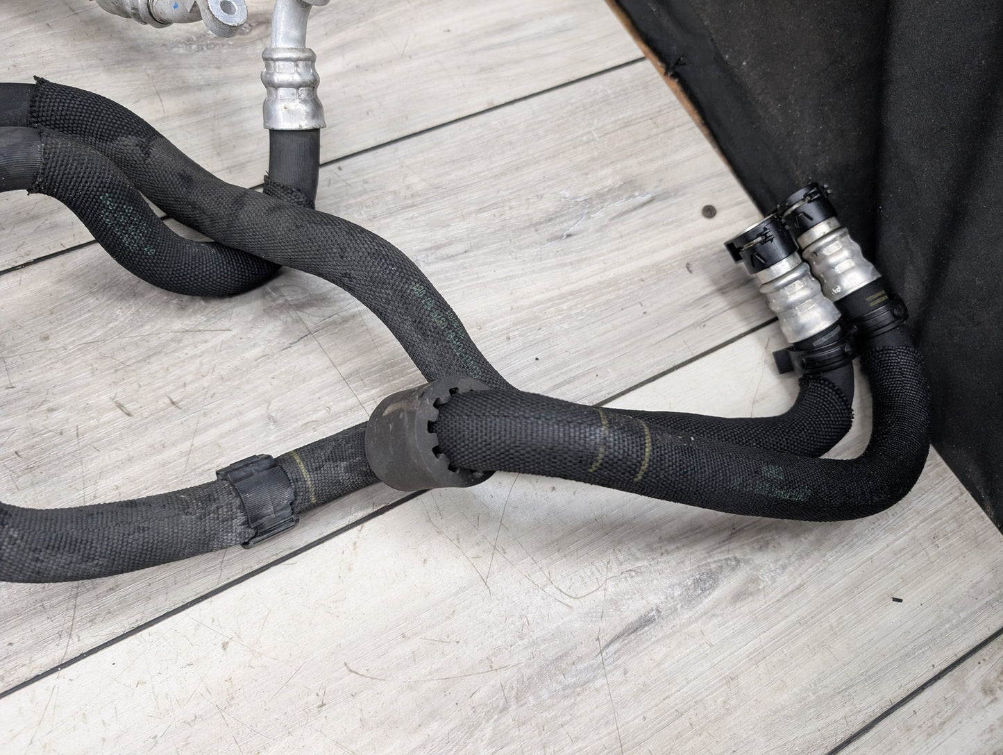 2015 - 2019 BMW X6 F86 Transmission Oil Cooler Hose Pipe Lines 7850110 S63B44T2