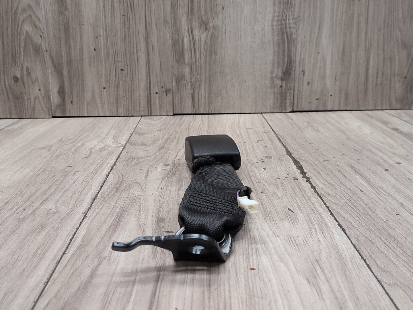 OEM BMW F90 M5 G30 530 540 M550 Rear Center Middle Seatbelt Seat Belt Buckle