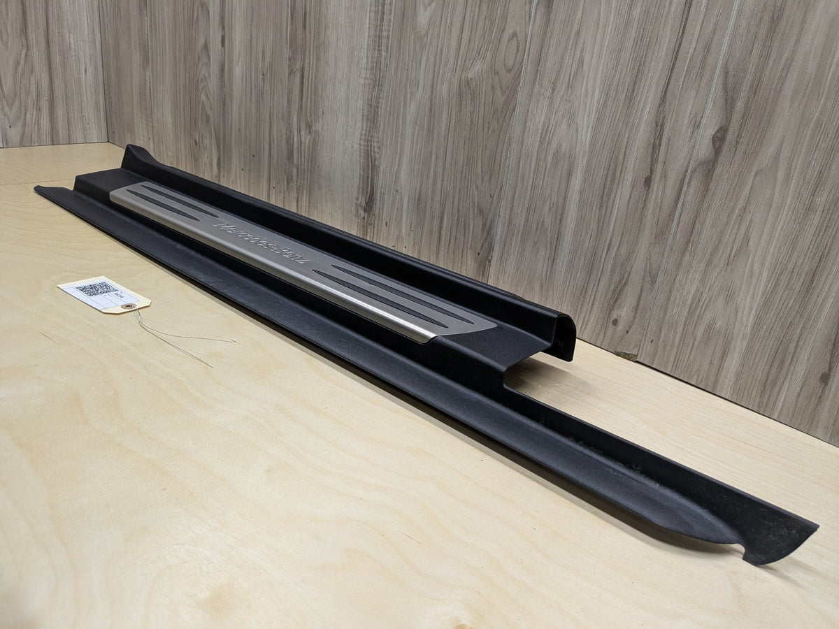 2009-2011 Mercedes-Benz SLK-Class R171 Right Scuff Plate Door Sill A1716800235