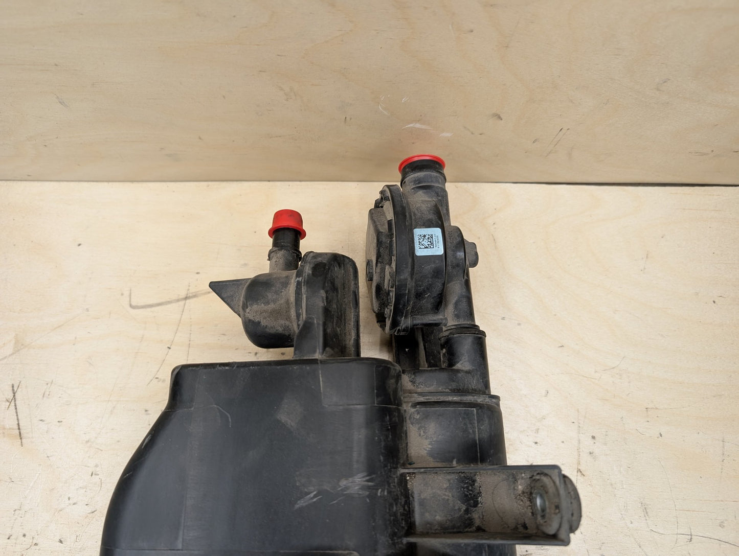 2012-2018 BMW 320i F30 Fuel Vapor Charcoal Canister 7297330