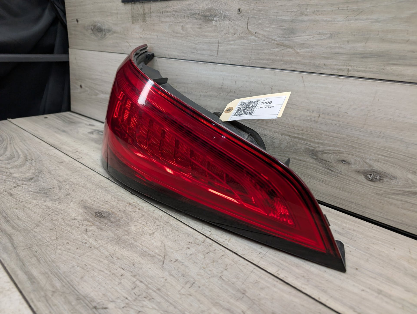 2009 - 2017 Audi Q5 8R Rear Left Driver Outer Tail Light 8R0945093D EA888