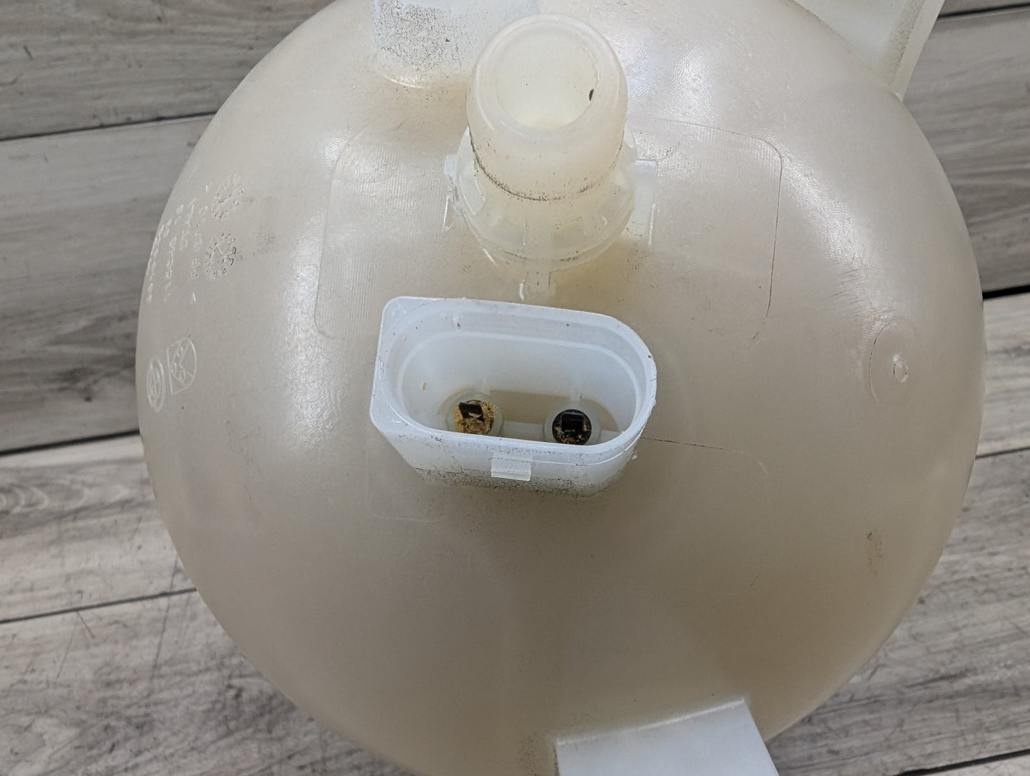 19-25 OEM BMW G05 G06 G07 X5 X6 X7 Radiator Coolant Reservoir Expansion Tank