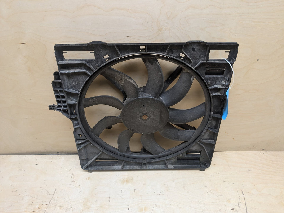 2015-2018 BMW X5 F85 Radiator Fan Shroud Housing w/ Motor 7647371