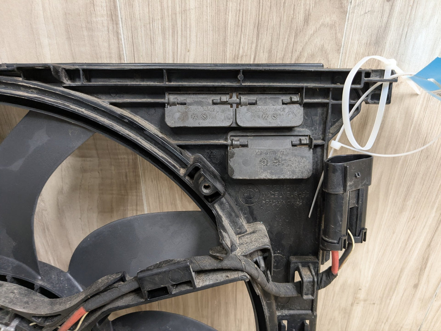 2011 - 2016 BMW 535i F10 Radiator Fan Shroud Housing w/ Motor 7647652 N55B30A