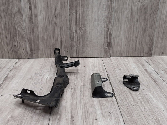 2008 - 2017 Audi S5 8T Front Left Driver Fender Brackets SET